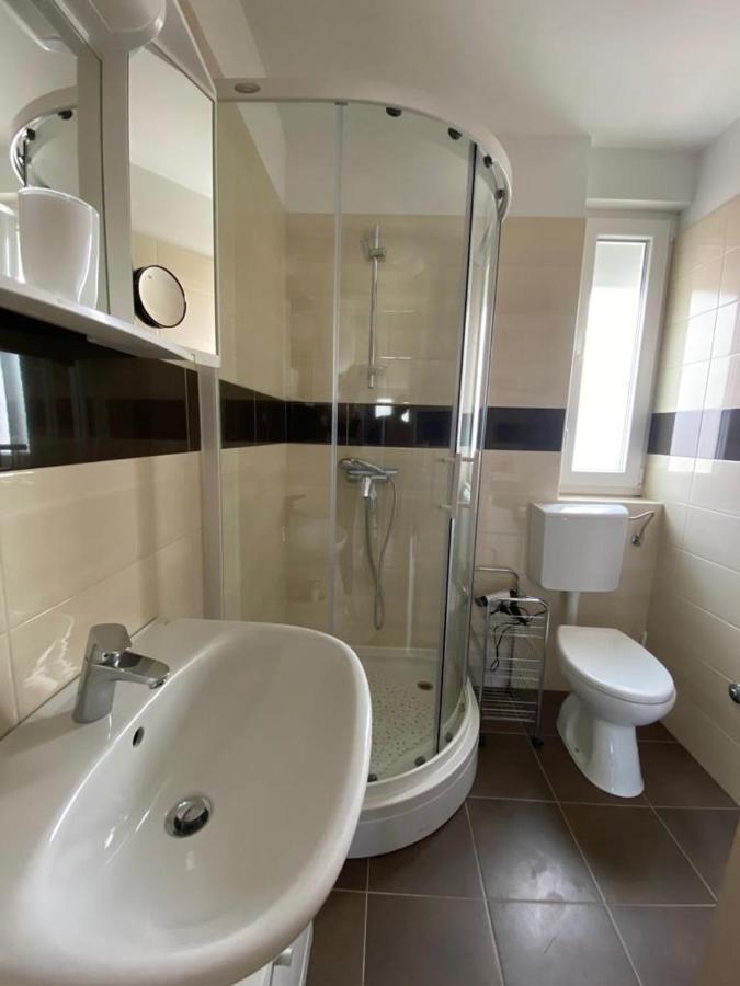Apartman Erika Нин Екстериор снимка
